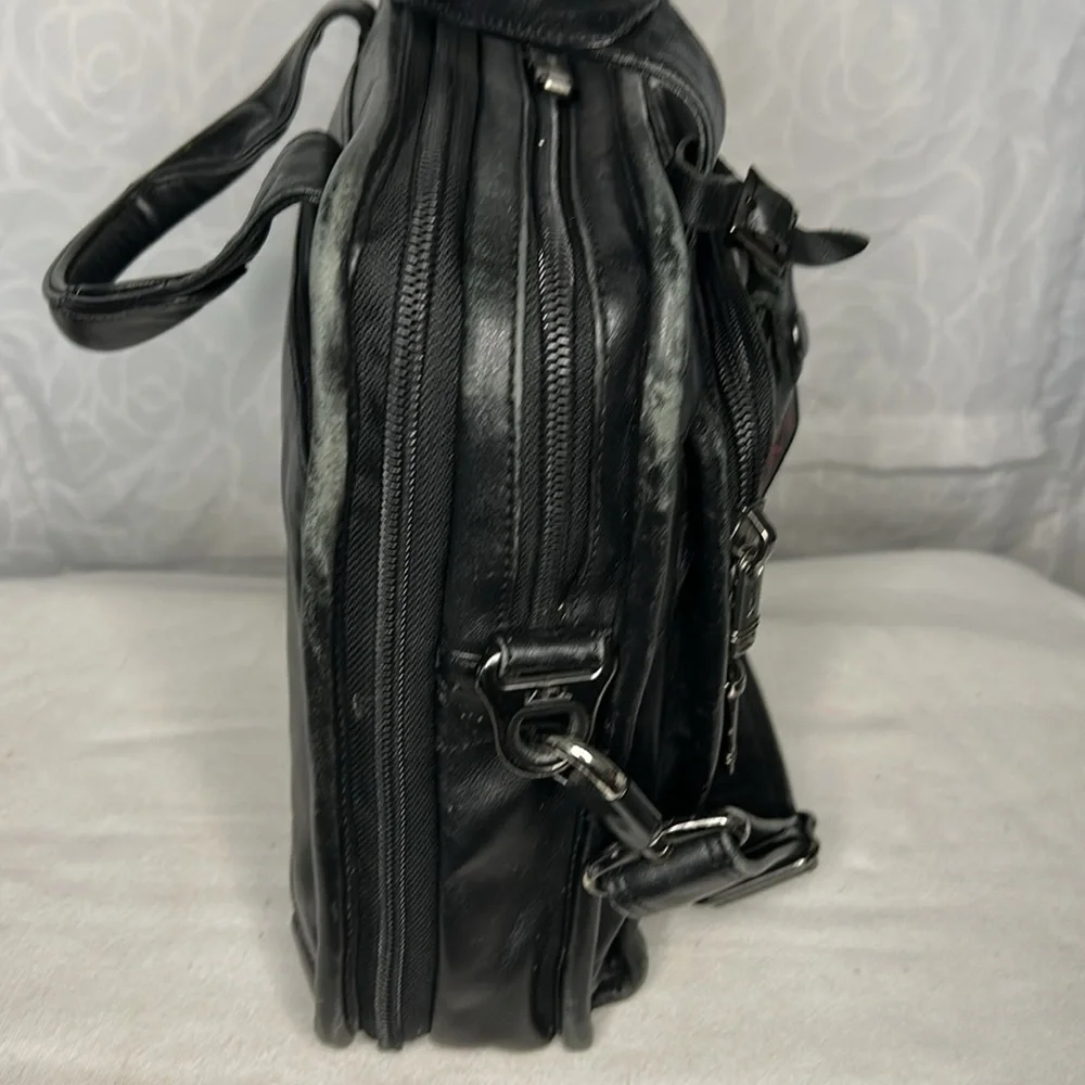 TUMI Rare black Alpha leather laptop briefcase messenger bag. Detach straps.